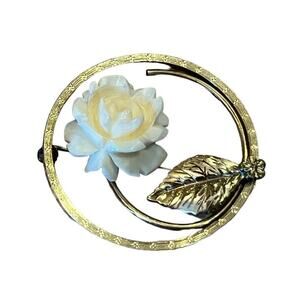 Vintage Winard Pin Brooch Rose Carved 12 Karat Gold Filled Round 1.5”